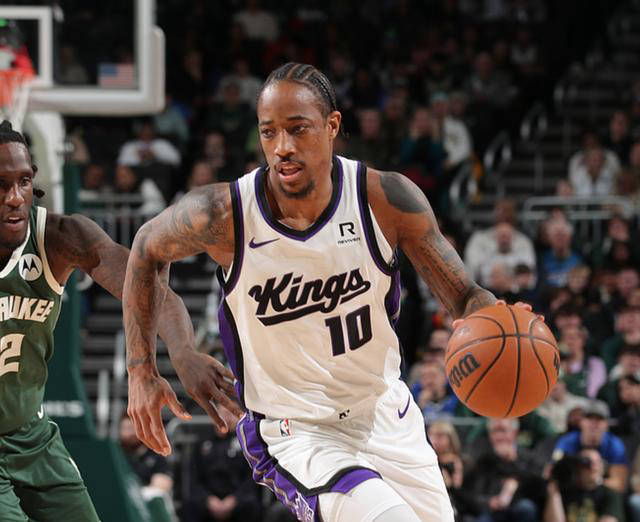 爵士双枪联手!赢下雄鹿取得胜利 爵士双枪联手!赢下雄鹿取得胜利