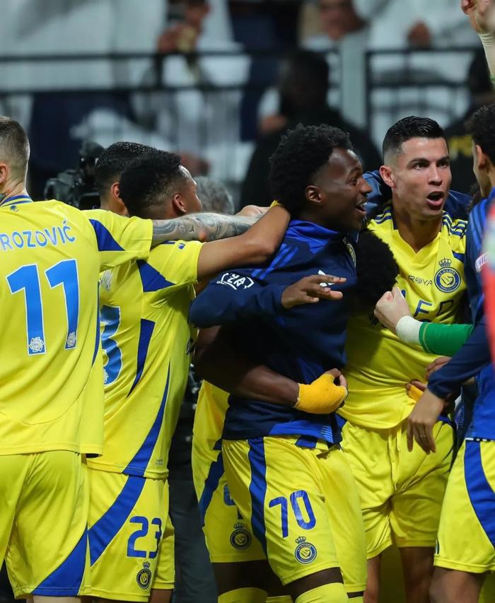 开云体育官方网站-包含克里斯蒂亚诺梅开二度，助球队晋级的词条