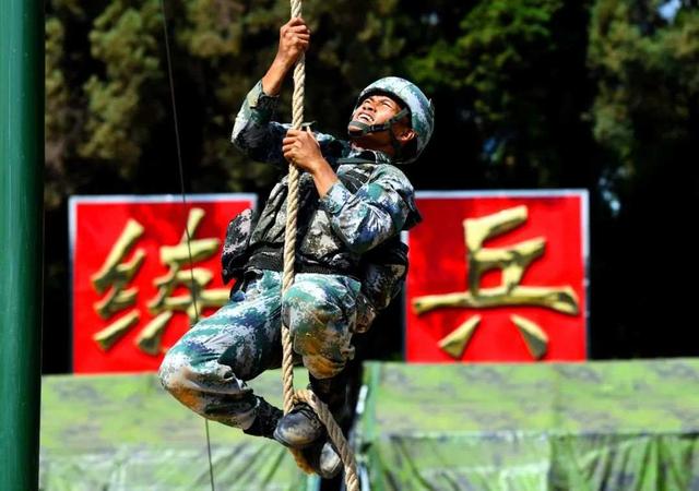 射击选手心无旁骛拼搏,备战全力冲刺的简单介绍 射击选手心无旁骛拼搏,备战全力冲刺的简单介绍