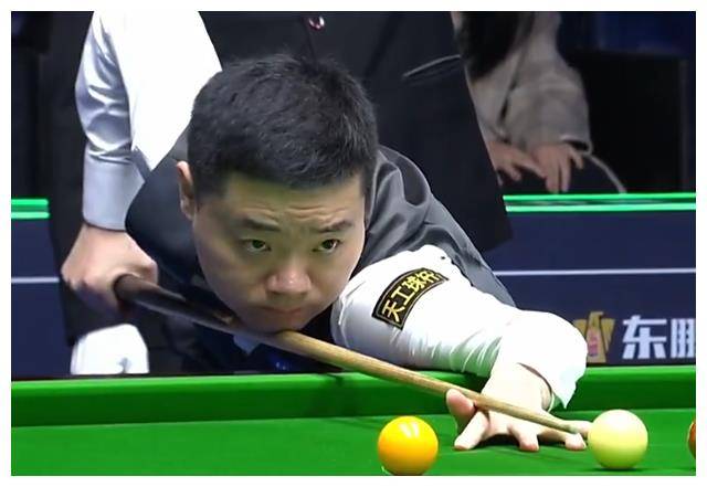 开云官网-梅斯球员凭借技术取胜，领先对手