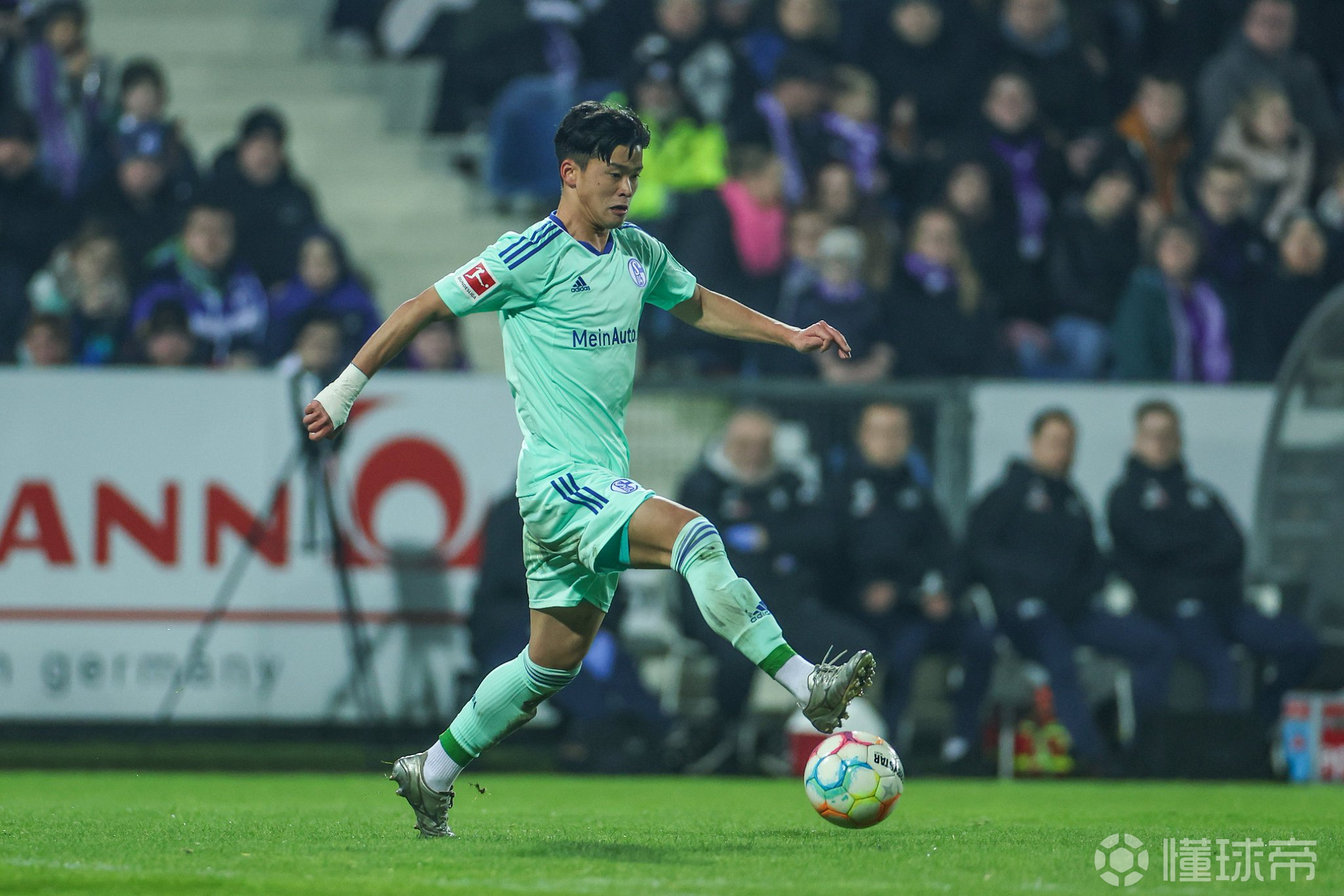 沙尔克丢球失利，遭遇连败疲态