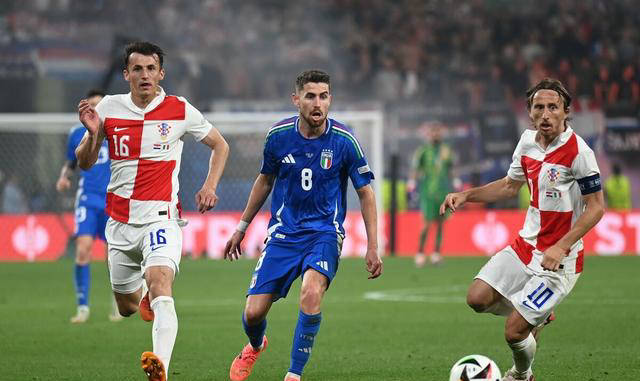 开云体育-波兰队逆转胜葡萄牙，晋级欧洲杯八强