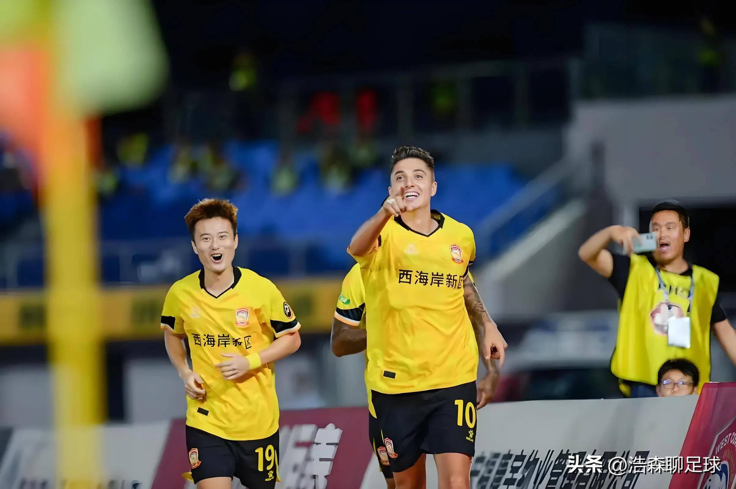 青岛黄海客场战平大连人,双方保持实力的简单介绍 青岛黄海客场战平大连人,双方保持实力的简单介绍