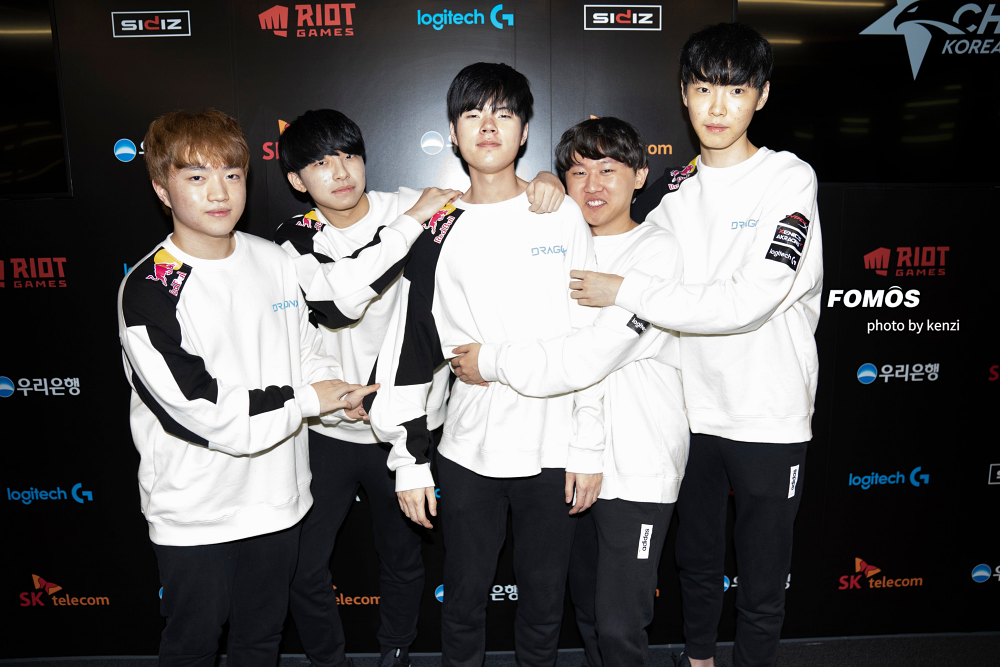 开云体育在线-DK碾压SHR，Deft成为全场焦点半决赛2:1（深圳）