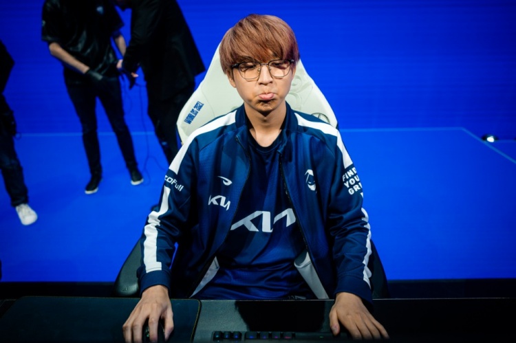 MAD横扫WBG,Hanssama开启传奇时刻入围赛3:0(首尔) MAD横扫WBG,Hanssama开启传奇时刻入围赛3:0(首尔)