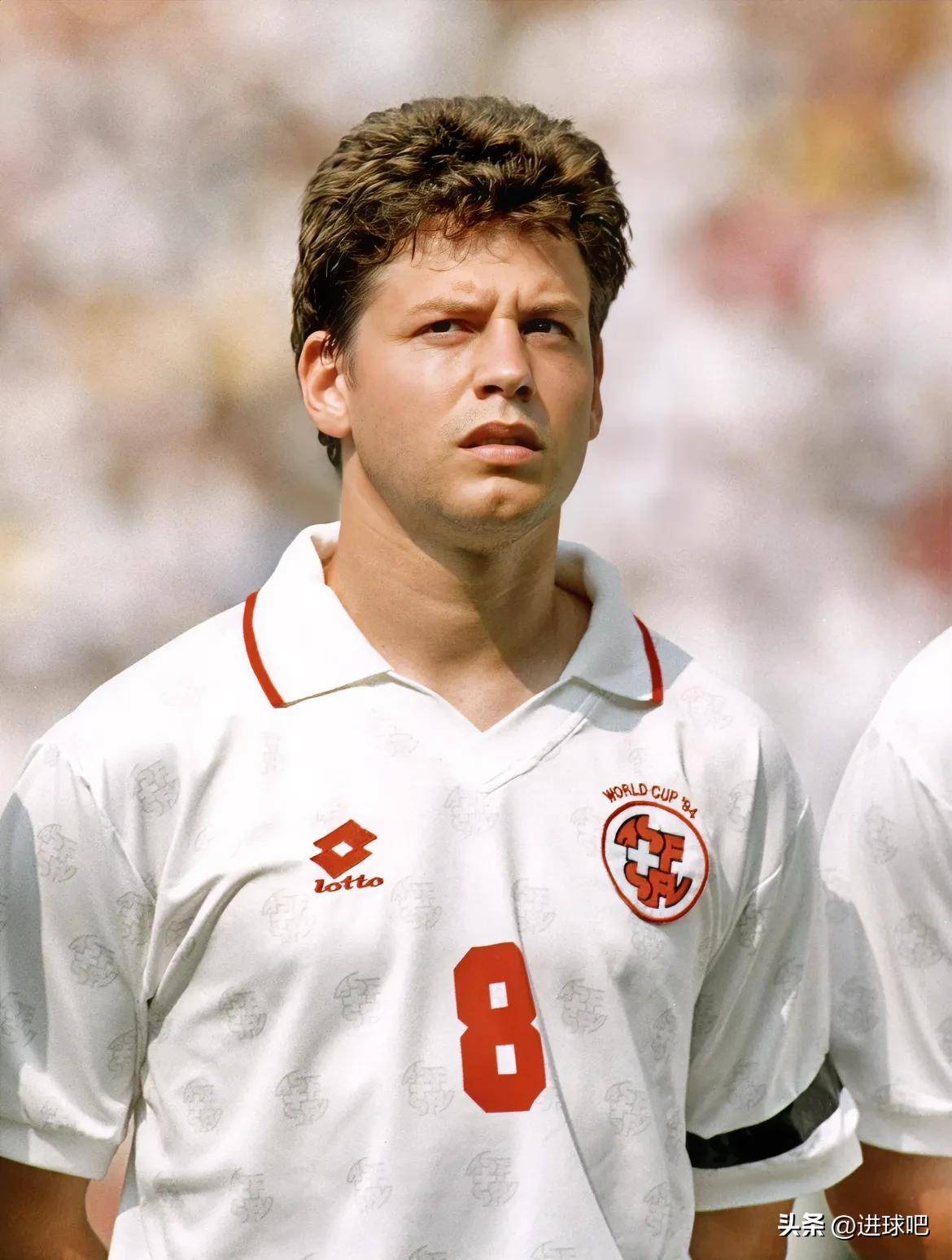 开云体育下载-瑞士球队在关键比赛中稳扎稳打，获得惊险胜利