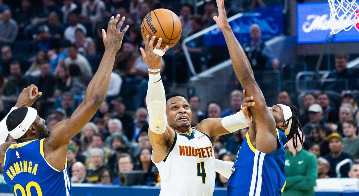 爵士球员宣布将放弃休息,全力备战下一场 爵士球员宣布将放弃休息,全力备战下一场