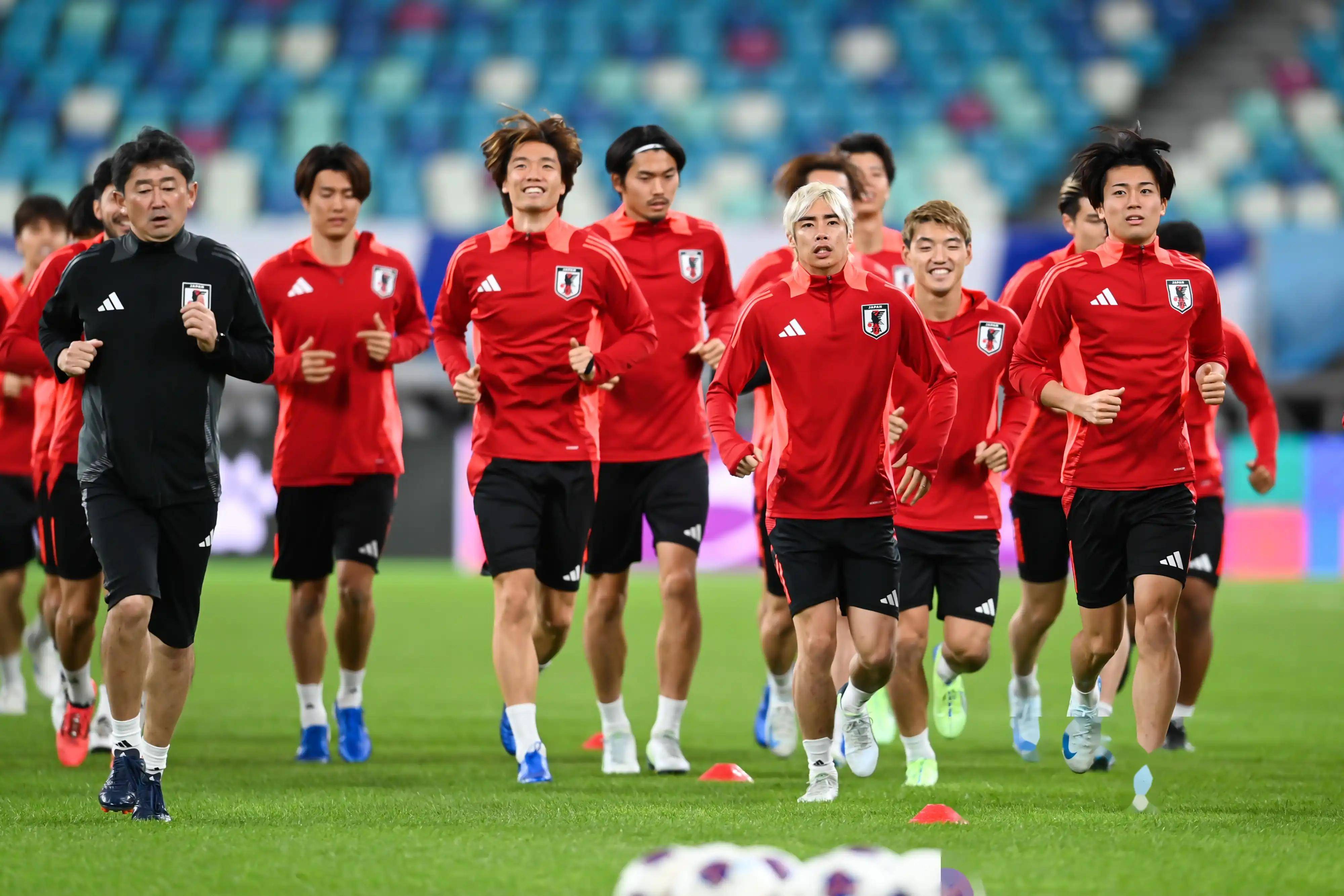 挑战出色!球员突破对手防线取得胜利 挑战出色!球员突破对手防线取得胜利