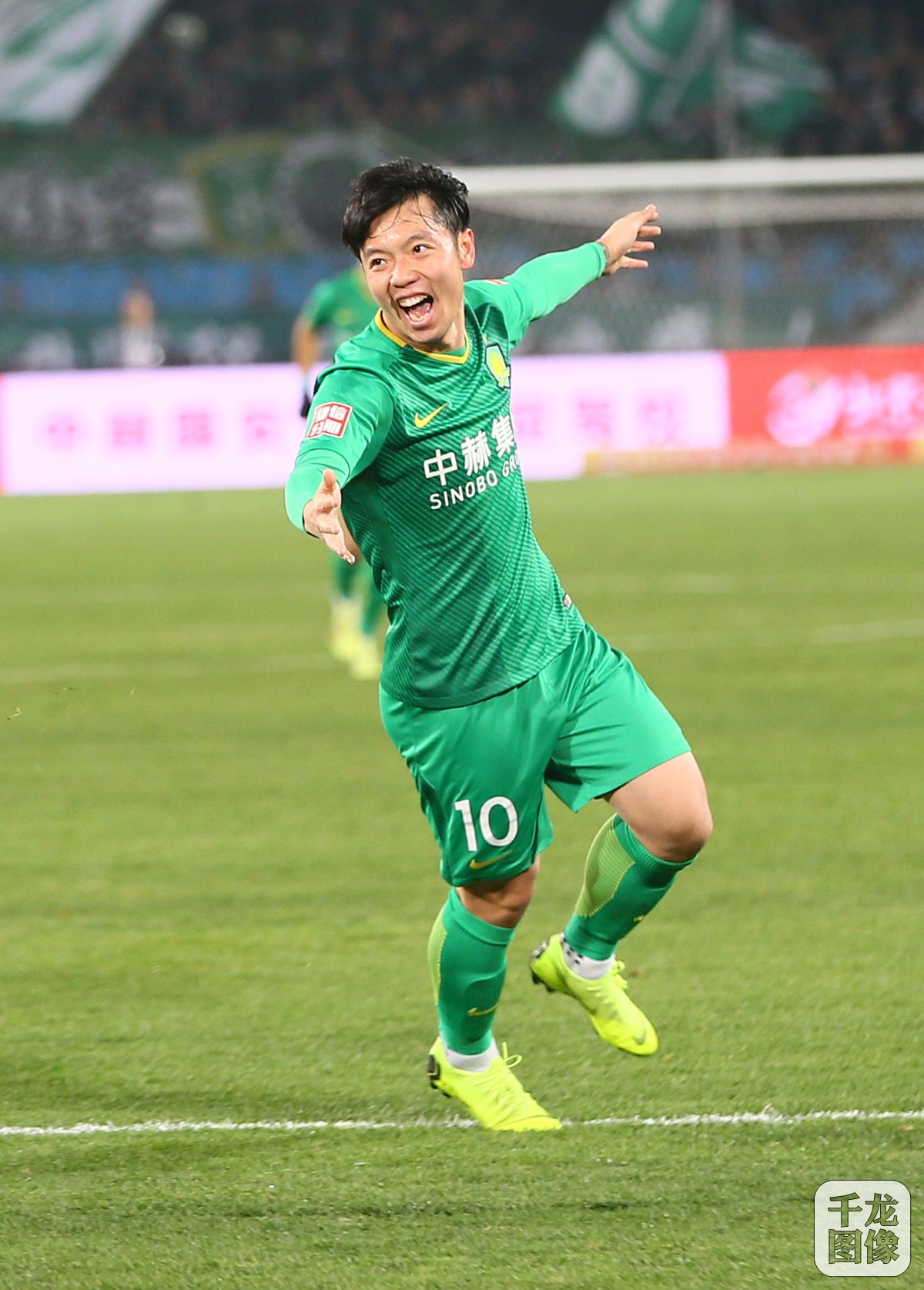 开云官网-张稀哲表现抢眼，亚冠联赛战况激烈