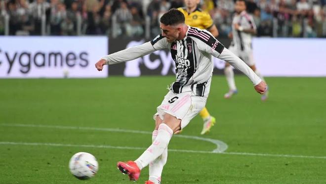 开云体育在线-关于尤文图斯客场失利，球队面临困境的信息