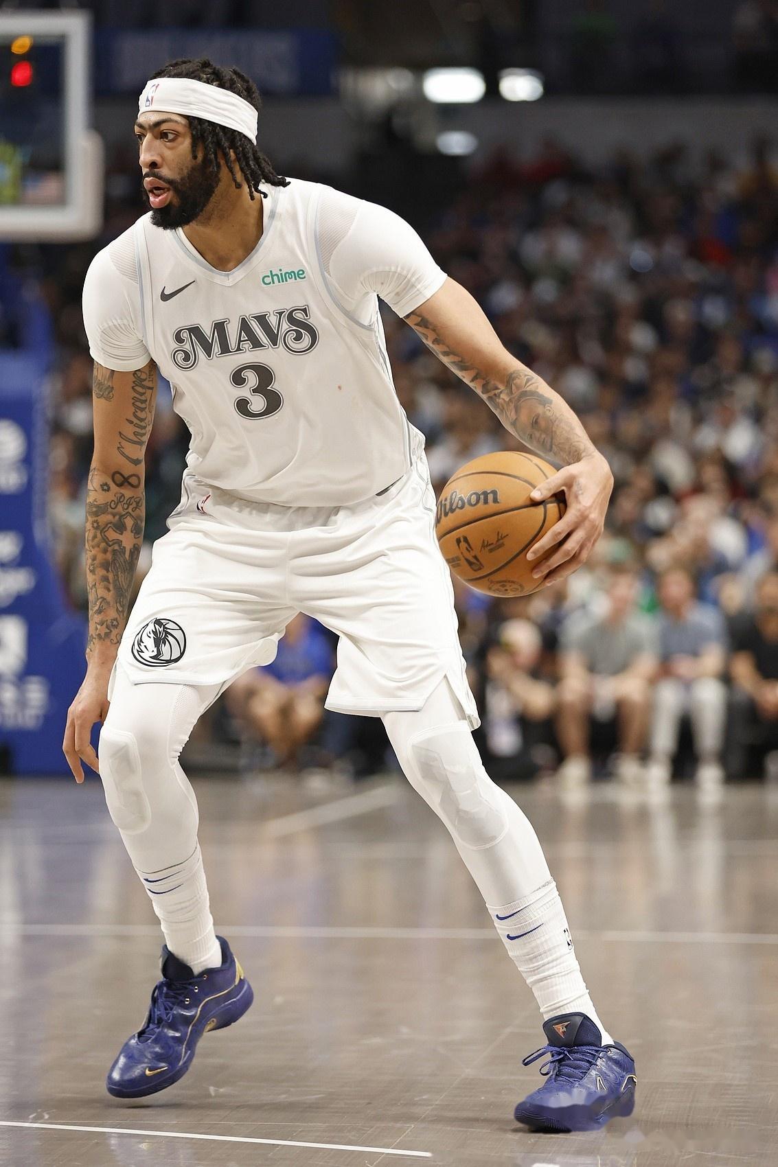 开云体育-包含掘金翻盘独行侠，浓眉打破历史纪录的词条