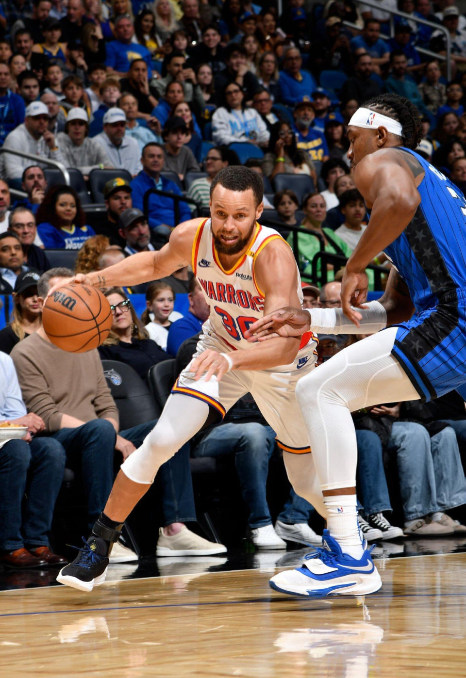 开云官网-勇士击败猛龙，豪取四连胜