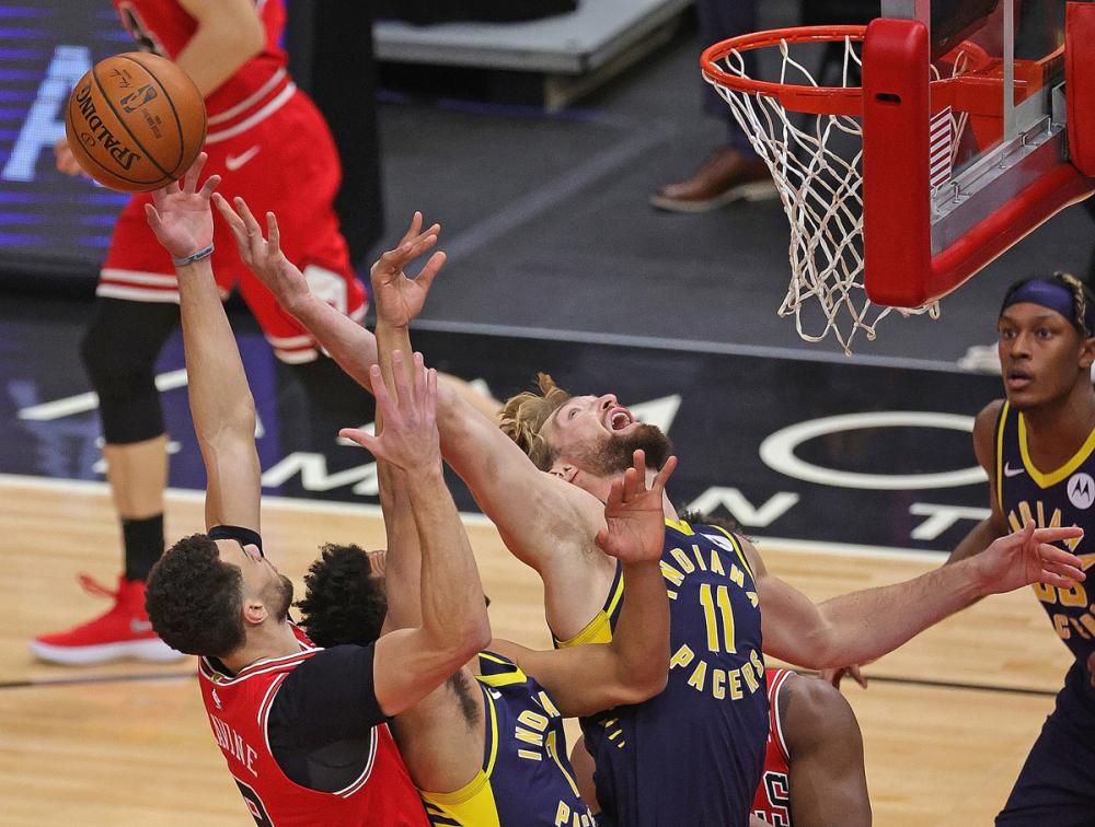 开云体育在线-步行者击退篮网，拉文37分