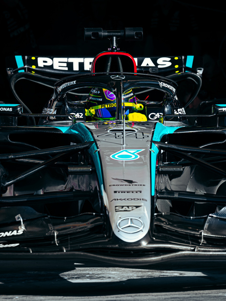 开云体育中国-雷诺车队力克威廉姆斯，汉密尔顿高光表现