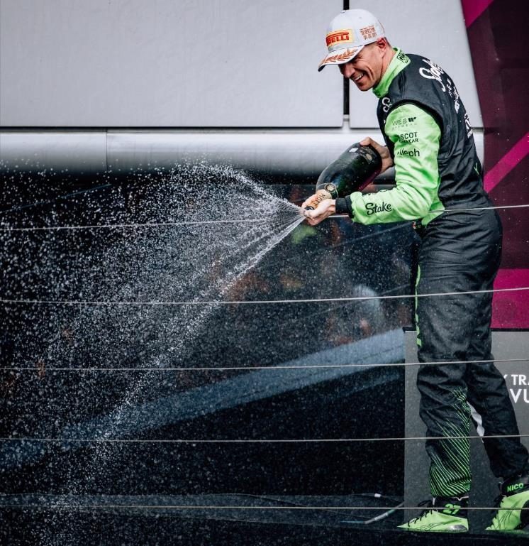 雷诺车队力克威廉姆斯,汉密尔顿高光表现 雷诺车队力克威廉姆斯,汉密尔顿高光表现