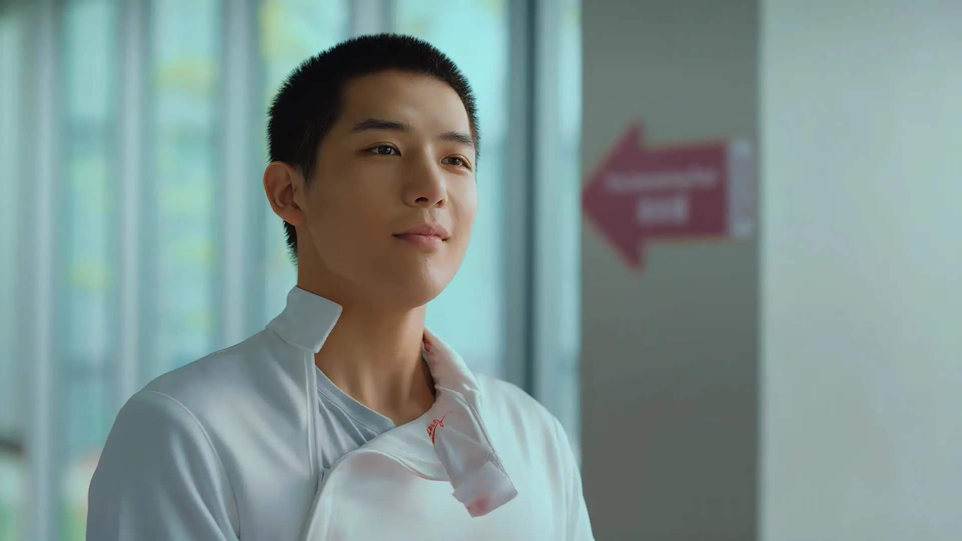 新星闪耀与绝杀回响,足球世界的两重狂想曲